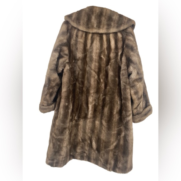 Vintage Princeton’s Temptation Brown Fur Coat - Picture 3 of 7